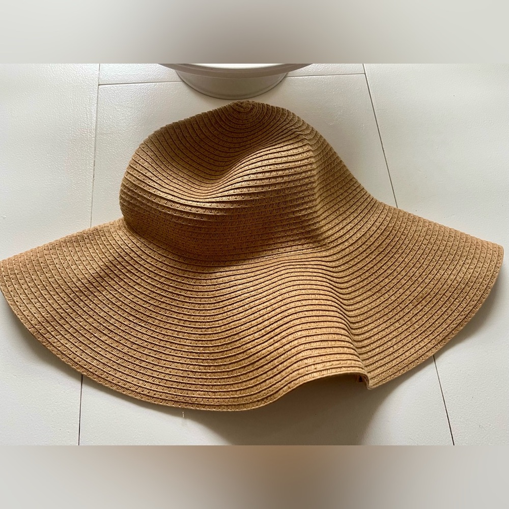 Elegant Tan Wide-Brimmed Hat